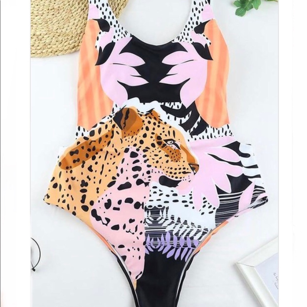 I left! NEW Backless Animal print monokini swimsuit - Picture 6 of 9